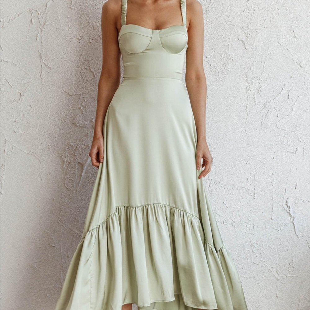 Selfie Leslie- Belle De Jour Flounce Hem Midi Dress Pistachio